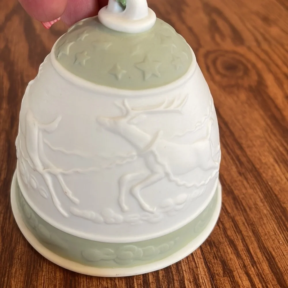 VINTAGE Lladro 1988 Christmas /Holiday porcelain bell ornament mint green ivory